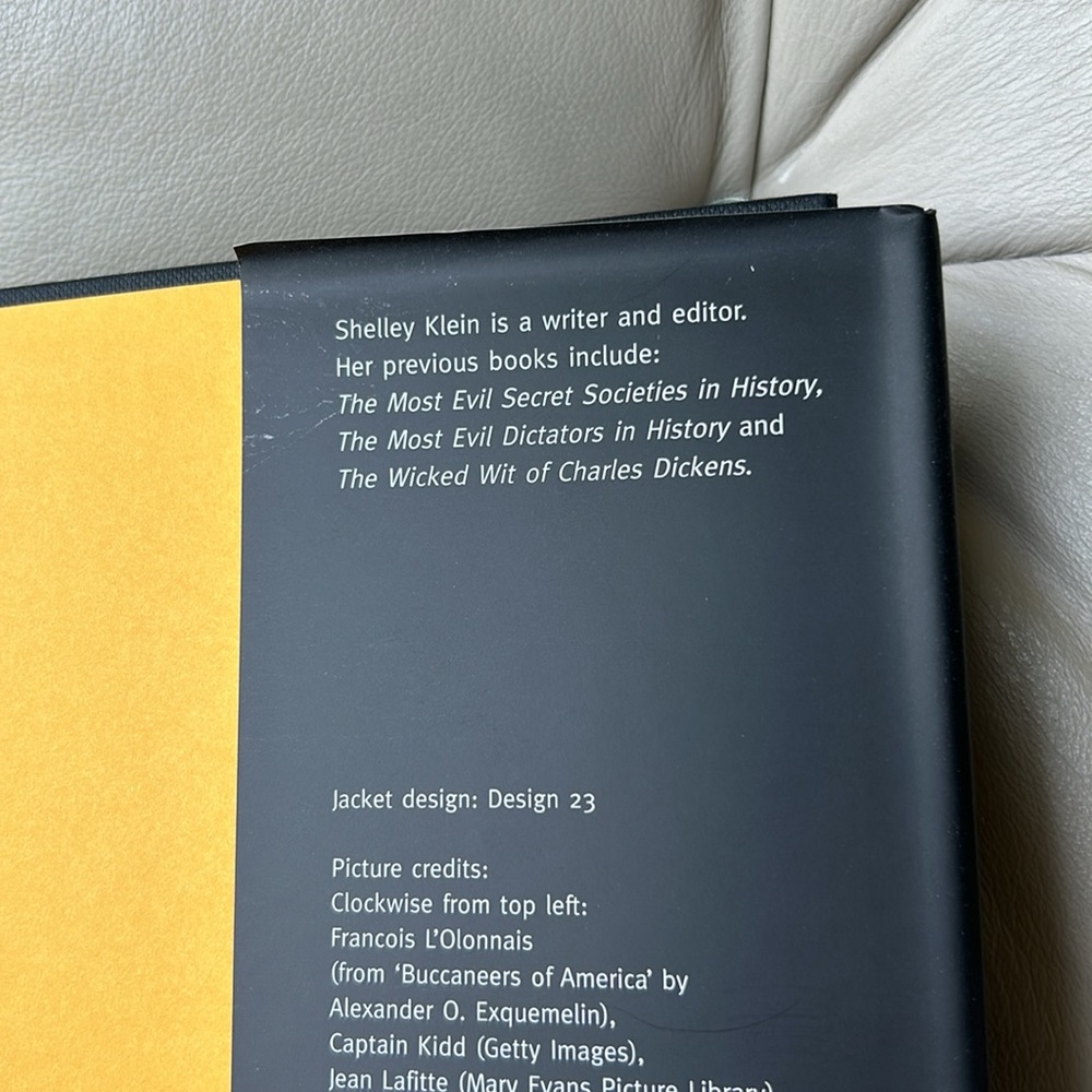 Books - Picture 9 of 13